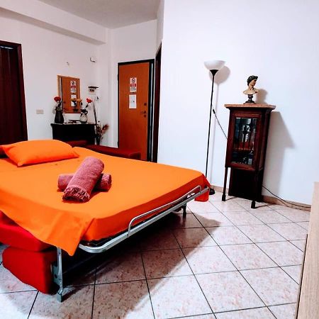 La Casa Del Viale Apartment Solarino Luaran gambar