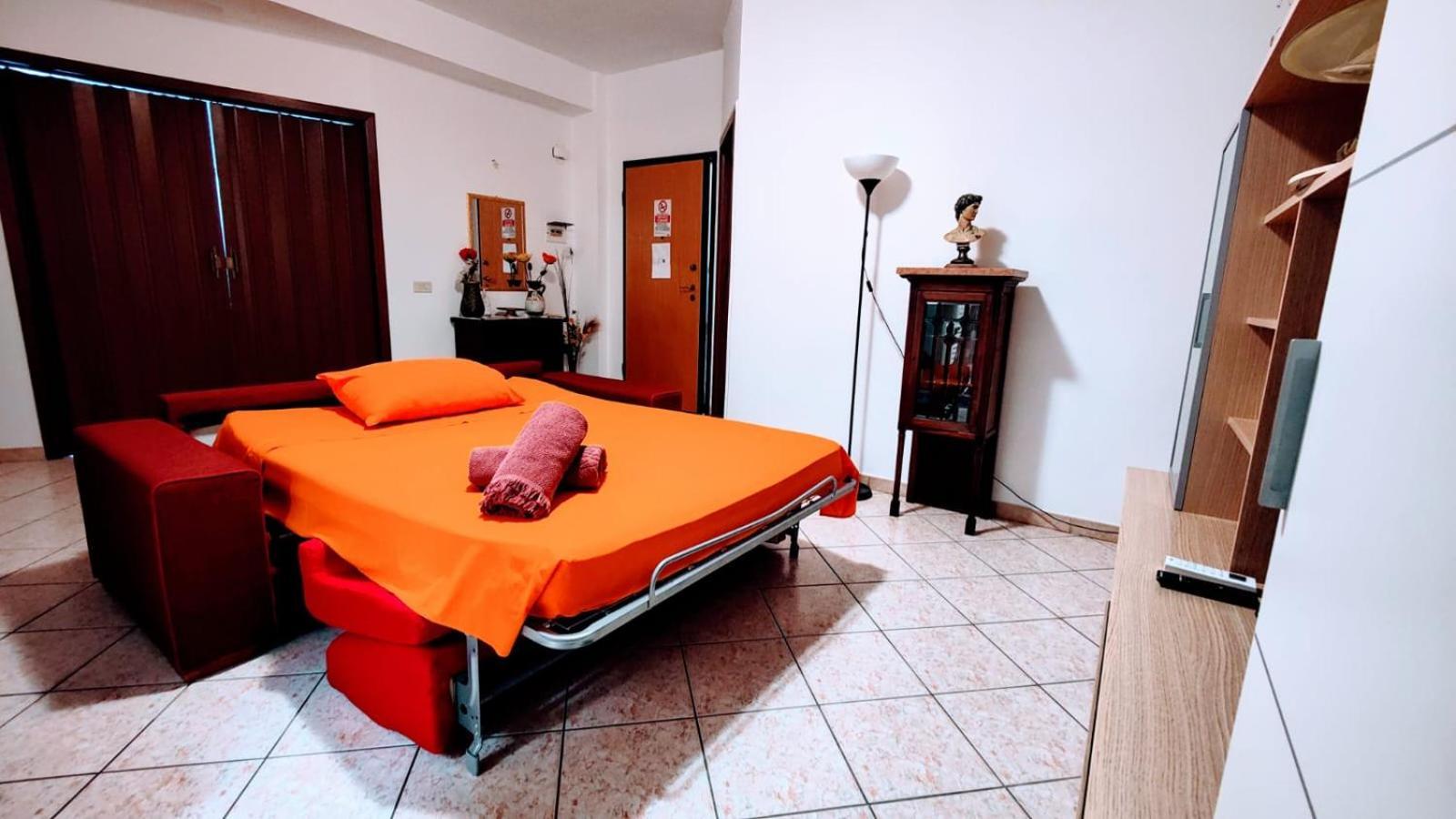 La Casa Del Viale Apartment Solarino Luaran gambar